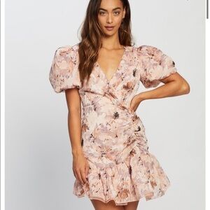 NWT Missguided Floral Puff Sleeve Dress